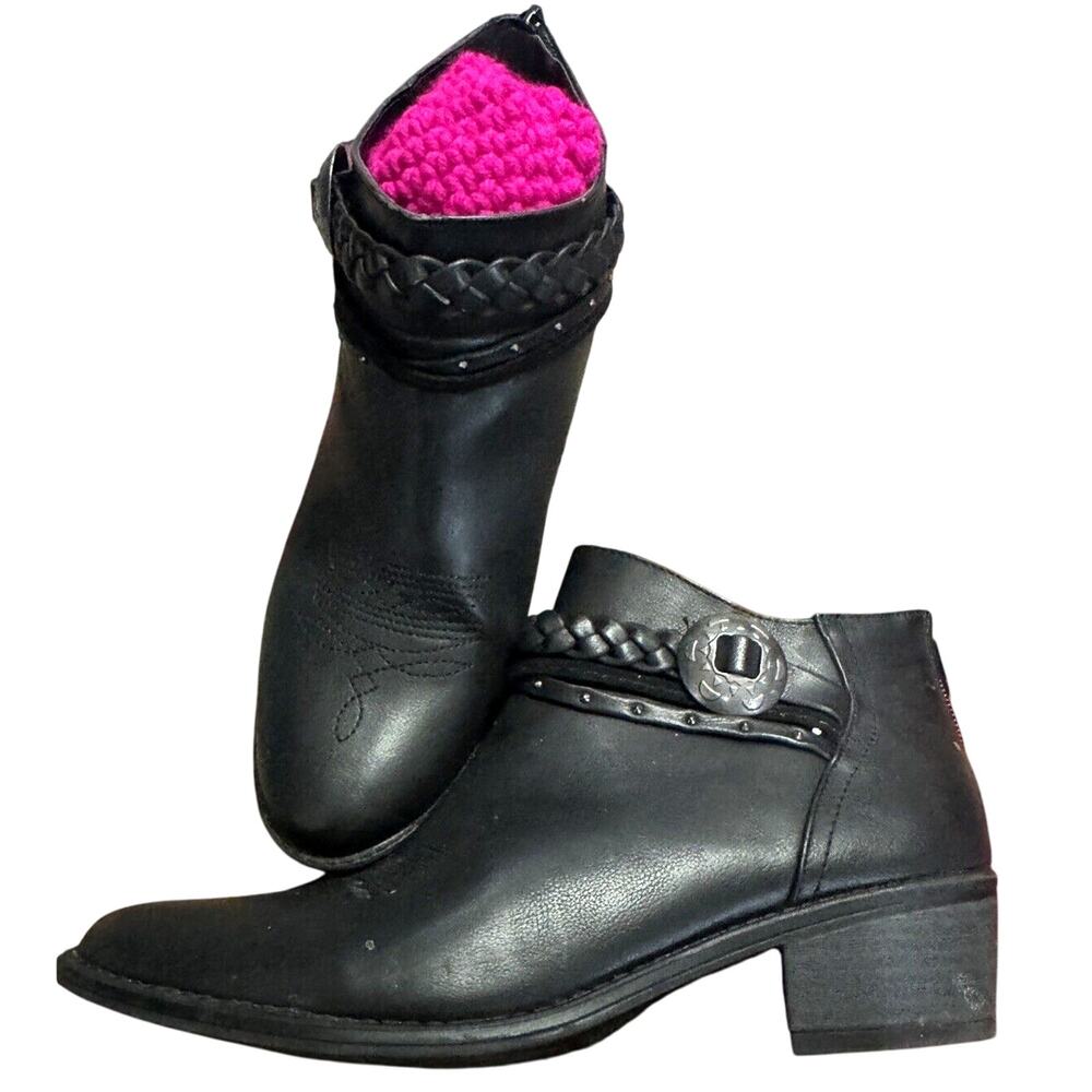 Boots DV Women’s Bootie In Black Size 8